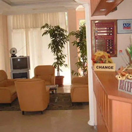 Mirage Apartment *